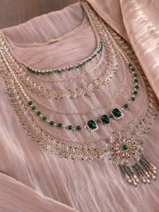 Conjunto de traje de organza de cristal con pedrería para mujer, con kurta adornada, pantalón a juego y dupatta, ropa étnica de diseñador para fiesta - Product Image 1