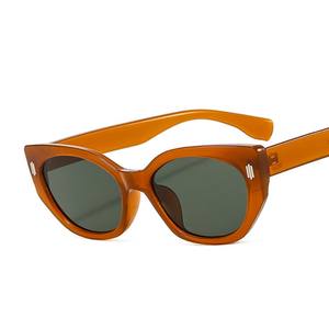 Gafas de <span class=keywords><strong>Sol</strong></span> Modernas para Hombre, <span class=keywords><strong>Lentes</strong></span> con Protección UV400, Logotipo Personalizado, Diseño de Moda Popular, Disponibles en Negro, Blanco, Naranja y Beige, Monturas Hechas de PC - Product Image 1