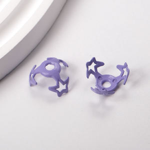 Titulares de flores de estrella de colores emparejados pintura brillante cuentas perforadas <span class=keywords><strong>zapatillas</strong></span> dibujos animados acrílico DIY joyería hebilla pulsera <span class=keywords><strong>material</strong></span> - Product Image 3