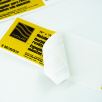 Étiquettes de logo imprimées personnalisées PVC et PP Rouleau d'autocollant en papier imperméable pour l'emballage du produit