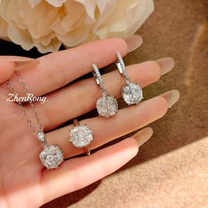 Conjunto de Joyería de Perlas Brillantes Hipoalergénicas de Plata Pura Personalizadas, para Uso Diario, Regalo de Aniversario o San Valentín para Mujer - Product Image 1