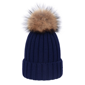 Chapeaux pour femmes ajouter velours polaire à l'intérieur des bonnets chapeaux d'hiver pour femmes 100% <span class=keywords><strong>fourrure</strong></span> de raton laveur <span class=keywords><strong>pompon</strong></span> chapeau <span class=keywords><strong>femme</strong></span> torsion motif casquettes - Product Image 6