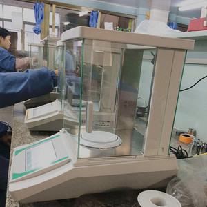 0.1 मिलीग्राम FA-T टच स्क्रीन चुंबकीय विश्लेषणात्मक संतुलन के लिए चुंबकीय विश्लेषणात्मक संतुलन 0.0001 जी - Product Image 4