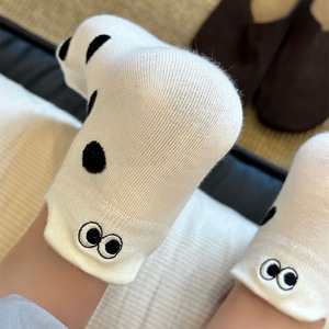 ถุงเท้าข้อเท้าฤดูร้อนสำหรับผู้หญิงสีขาวลายจุดและลายการ์ตูนตาโต ดีไซน์ระบายอากาศได้ดี ซึมซับเหงื่อ สำหรับวัยรุ่น - Product Image 2