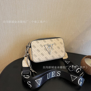 Bolso Bandolera Clásico de Moda para Mujer, Diseño Vintage, Estilo Cámara, Novedad Guesses, Invierno, PU, Portátil, Duradero, con Cremallera y Cadena para Llevar al Hombro - Product Image 2