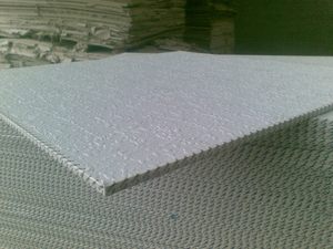 Beaux carreaux de plafond en gypse PVC avec arrière en papier d'aluminium dans linyi city - Product Image 3