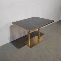 Table à manger moderne en acier inoxydable, pieds en fer, plateau en pierre frittée effet marbre, durable, facile à nettoyer, pour restaurant et café, directement de l'usine