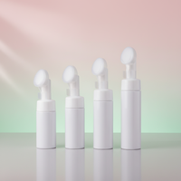 Bouteille ronde transparente en PET givré à faible MOQ avec bouchon sécurité enfant et brosse pour savon liquide, tampons, papier toilette et couches