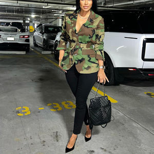 เสื้อแจ็คเก็ตผู้หญิงแฟชั่นใหม่ปี 2026 ลายพราง พร้อมเข็มขัด ปกเสื้อเชิ้ต ติดกระดุมสามเม็ด - Product Image 3