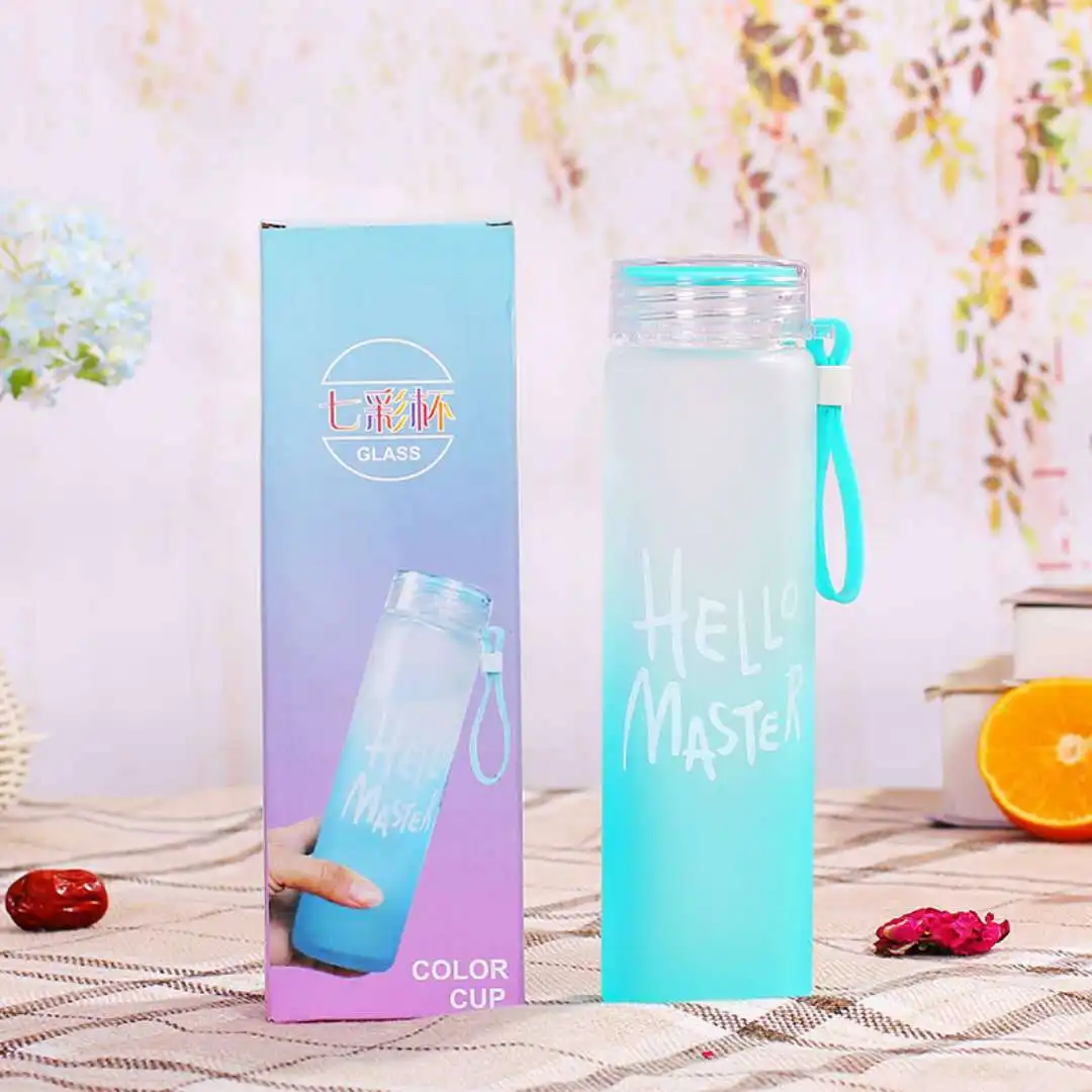 Fs533 Hete Verkoop Groothandel Hoge Kwaliteit Aangepaste Letter Glas Water Cup Kleurrijke Matte Goedkope Glazen Drinkfles Met Deksel