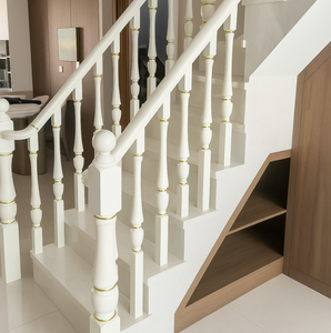 Poste de Escalera de Madera Maciza EFS NP02, Piezas de Escalera de Álamo, Escaleras Personalizadas para Arquitectura de Interiores, Diseño Moderno, 1 Año de Garantía - Product Image 6