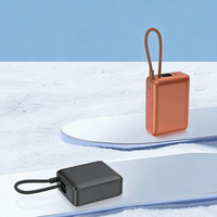 Batterie externe ultra-mini 10000mAh Li-Polymère avec logo personnalisé, ignifuge, câble Type-C intégré, écran LED, approuvée par les compagnies aériennes, portable