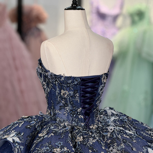 Robe de Quinceañera bleu marine scintillante à motif floral, col cœur, traîne chapelle, avec nœud, perles et dentelle, idéale pour fête d'anniversaire ou bal de promo - Modèle Dy6942-1 - Product Image 5