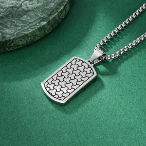 Fábrica al por mayor de acero inoxidable geométrico rectángulo forma colgantes moda impermeable joyería <span class=keywords><strong>collares</strong></span> <span class=keywords><strong>para</strong></span> hombres regalos masculinos - Product Image 2