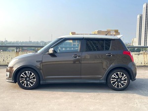 Suzuki Swift Édition Limitée 2015, Hatchback Euro III, en excellent état, <span class=keywords><strong>voiture</strong></span> d'occasion automatique, pneus R15, conduite à gauche, sièges en tissu, côté gauche - Product Image 3