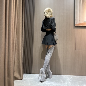 Stivali da ballerino con plateau con <span class=keywords><strong>tacco</strong></span> alto in finta pelle scamosciata e coscia stile esotico con <span class=keywords><strong>tacco</strong></span> alto da donna <span class=keywords><strong>20</strong></span> <span class=keywords><strong>cm</strong></span> 8 "stivali sopra il ginocchio Sexy - Product Image 2