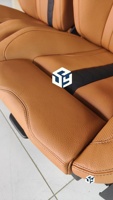 Sarung Jok Kulit Depan dan Belakang Warna Hitam dan Biru dengan Latar Belakang Merah untuk BMW