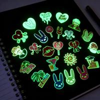 Accessoire de chaussure en caoutchouc lumineux DIY, motif lapin, cœur, fleur, pour chaussures à trous
