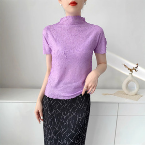 Nouveau pull élégant à manches courtes, style Miyake, plissé artistique, haut de gamme, brillant, brodé de pierres, coupe ajustée - Product Image 1