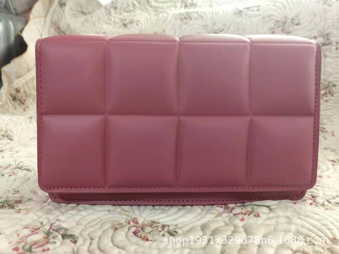 Rouge violacé
