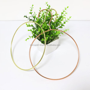 Porte-serviettes rond personnalisé en or rose, présentoir de luxe de haute qualité, cintres carrés en métal doré pour foulards, pour la vente au détail - Product Image 6