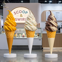 Sculpture en résine en forme de crème glacée, modèle de dessert tendance pour l'accueil des boutiques de desserts et la décoration de panneaux de crème glacée