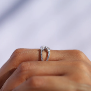 Anillo de compromiso cruzado con diamantes de laboratorio, anillo de boda hecho a mano para mujer, anillo de diamantes creados en laboratorio, joyería fina ética, regalo. - Product Image 4