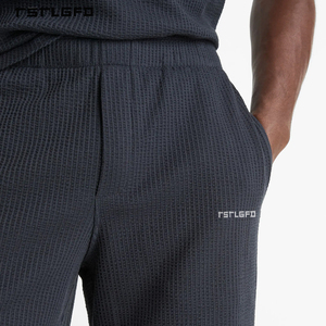 Pantalones Cortos de Hombre Personalizados de Cintura Media con Botones, Tejido Waffle, Gris Oscuro, Mezcla de Algodón Texturizado, Ajuste Relajado, Estilo Athleisure para Gimnasio y Uso Diario - Product Image 2