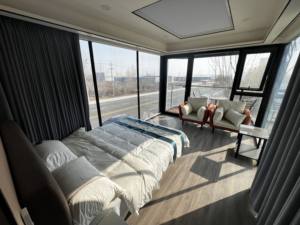 Maisonnette préfabriquée de luxe, cabane Apple, vues panoramiques, entièrement <span class=keywords><strong>meublée</strong></span>, unité de vie modulaire pour <span class=keywords><strong>location</strong></span> de vacances - Product Image 3