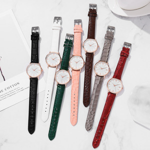 Nouvelles montres, montres ciel étoilé, vente en gros pour femmes, articles phares, diffusion en direct, bracelet entièrement serti de diamants, petite montre verte d'usine - Product Image 1