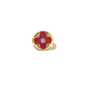 Anillo de Moda en Acero Inoxidable 316L con Baño de Oro PVD, Esmalte Rosa y Cristal en el Centro, Joyería Destacada - Product Image 1