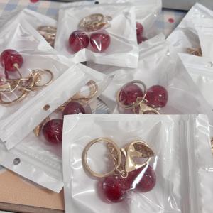 เครื่องประดับกระเป๋าถือคริสตัลสุดหรู จี้รูปเชอร์รี่สำหรับตกแต่ง<span class=keywords><strong>กระเป๋า</strong></span>ถือผู้หญิง - Product Image 2