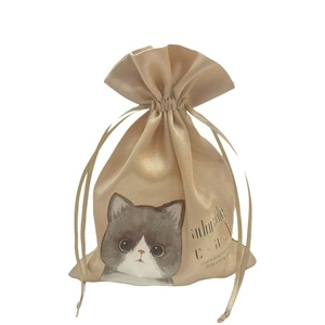 Sac cadeau en satin personnalisé avec cordon de serrage, impression par transfert thermique, estampage à chaud - Product Image 1