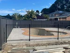 Ticari Sınır Alanları İçin Yüksek Güvenlikli Galvanizli Metal Boru Çit Dikey Çubuk Tasarımı 3D Modelleme Isıl İşlemli - Product Image 6