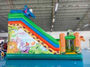 Carrera de obstáculos inflable para niños Casa hinchable con tobogán Casa de rebote Venta al por mayor Patio interior inflable - Product Image 5