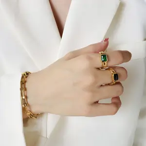 Hoge Kwaliteit Mode Sieraden Opengewerkte Dikke Open Ring Waterdichte Dainty Vergulde Rechthoekige Smaragd Zirkoon Ring Voor Vrouwen