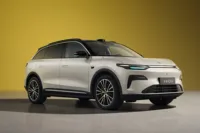 Leapmotor C11 2026, SUV familial intelligent |   640 km BEV / 1220 km EREV |   Charge 800V 3C |   LiDAR |   17,3 pouces 3K