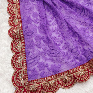 Elegante Sari Chikankari Masterpiece para bodas adornado con borde rojo sari con blusa a precio asequible - Product Image 1