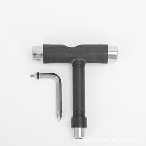 Llave de ajuste para patineta Swift, 10-11, de nylon negro en forma de Y, para ajuste de tablas de surf de tierra. - Product Image 1