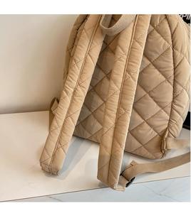 <span class=keywords><strong>Sac</strong></span> <span class=keywords><strong>à</strong></span> <span class=keywords><strong>dos</strong></span> matelassé personnalisé en gros, unique, moderne, pour femmes, voyage en plein air, imperméable, polyester, forme carrée, hiver, capacité 20L - Product Image 4