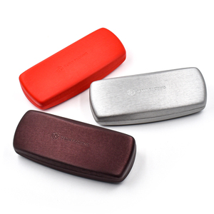 <span class=keywords><strong>Étui</strong></span> <span class=keywords><strong>à</strong></span> <span class=keywords><strong>lunettes</strong></span> pour <span class=keywords><strong>homme</strong></span> sur mesure, grand format, en métal et cuir, fabriqué par le fabricant - Product Image 6