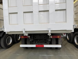 รถบรรทุกหนักดีเซลมือสอง HOWO รถดัมพ์ 10 ล้อ เครื่องยนต์ Weichai 351-450 แรงม้า น้ำหนักรวม 10-15 ตัน น้ำหนักบรรทุก 31-40 ตัน พวงมาลัยขวา - Product Image 2