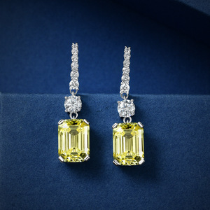 <span class=keywords><strong>Orecchini</strong></span> Pendenti da Donna OEM ODM <span class=keywords><strong>in</strong></span> Argento Sterling 925 Placcato <span class=keywords><strong>Oro</strong></span> con Zirconi, Gioielli Raffinati alla Moda <span class=keywords><strong>per</strong></span> Matrimonio 8*11mm - Product Image 3