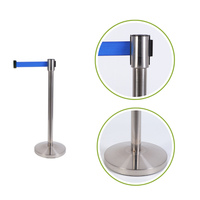 Poteau de guidage rétractable haut de gamme avec sangle en nylon silencieuse et base large de 320 mm pour un contrôle fiable des foules en intérieur et en extérieur