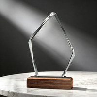 Trophée en verre cristal vierge en gros avec base en bois, directement de l'usine, gravable au laser, imprimable UV, cadeaux promotionnels pour salons professionnels