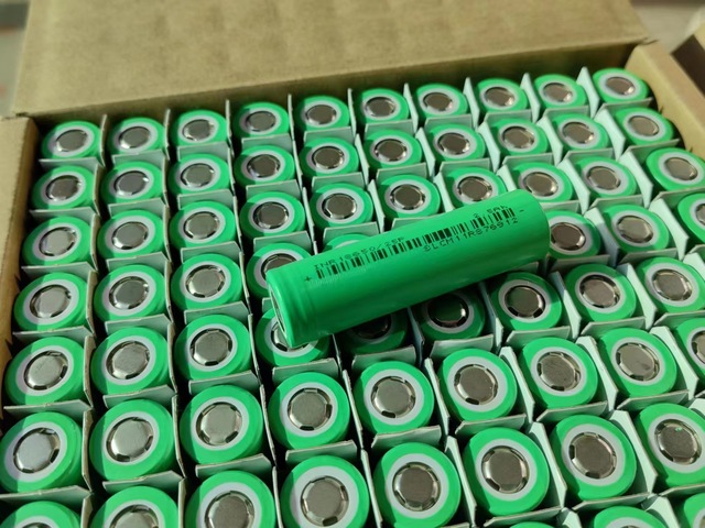 18650 Lithium Battery 3.7V 1300mAh~2600mAh Rechargeable Cell for Power Bank and Portable Equipment
