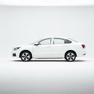 Auto Economiche con Autonomia di 401km, Batteria NCM Intelligente, R17 2023 Dongfeng Aeolus E70 EV Sedan, Sedili in Pelle, Trasmissione Automatica - Product Image 4