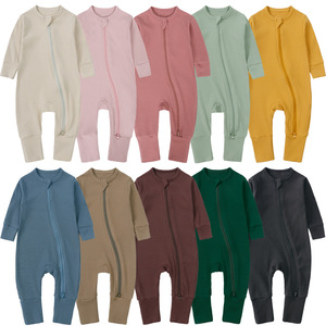 Weicher, Süßer und Warmer <span class=keywords><strong>Baby</strong></span>-Schlafanzug zum Ausmalen – Unisex Winter-Overall aus Schwarzer Bambusviskose mit Reißverschluss und Füßen - Product Image 1