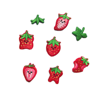 Set met op maat gemaakte cartoon aardbeien fruit geborduurde patches, strijkbaar, zelfklevend, applicatie, hars, non-woven vilt, voor kleding, hoeden, tassen