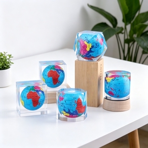 Prensapapeles de Escritorio con Globo Terráqueo de Resina Creativa, Adorno Decorativo Transparente, Recuerdo Personalizado, Regalo Artesanal - Product Image 6